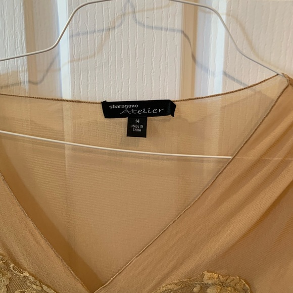 Never worn tan v neck top - Picture 2 of 5